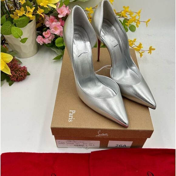 SOLD.   Women’s Christian Louboutin iriza 100 Napa pump size 38.5 made in Italy. - Picture 1 of 8